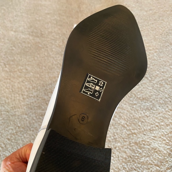 White leather booties - Picture 2 of 4